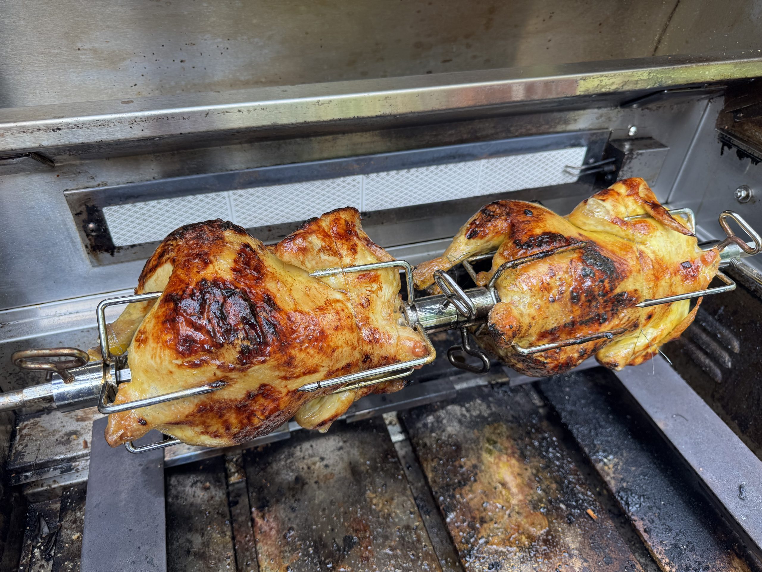Kikok Hähnchen von der Rotisserie - Vivandio Fyre X